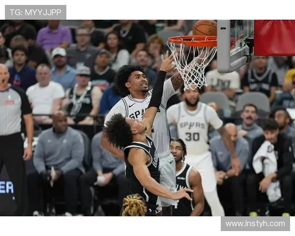 哈珀近三场表现回顾场均208分钟贡献16分37助攻投篮命中率超五成